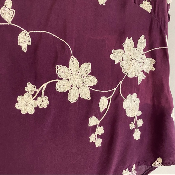 dark purple / cream floral embroidered top size small / medium - Picture 3 of 4